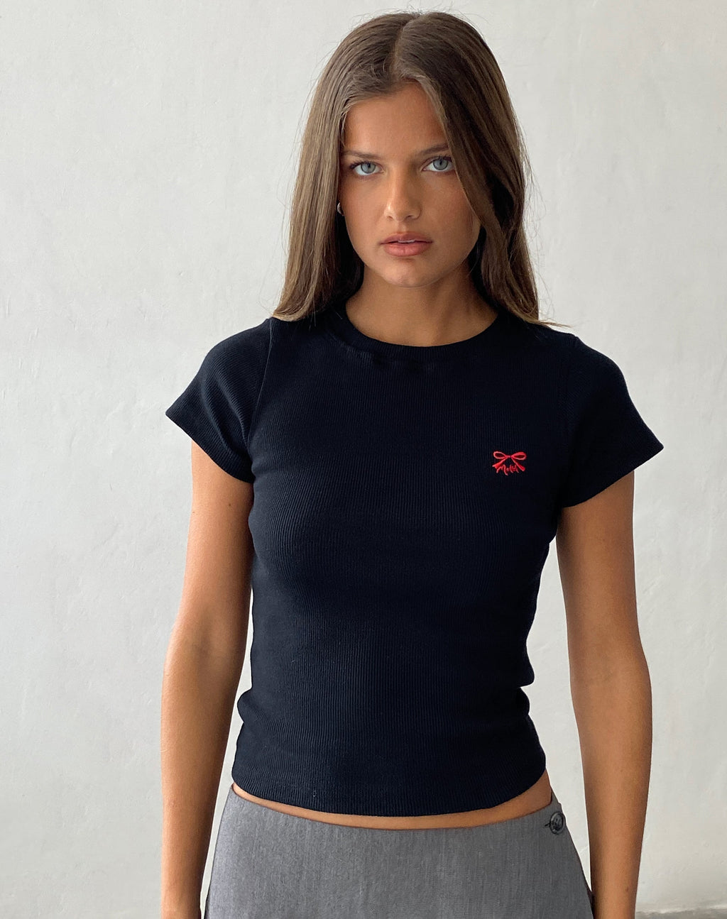 Suti Ribbed Baby Tee in Black with Red Bow M Embroidery